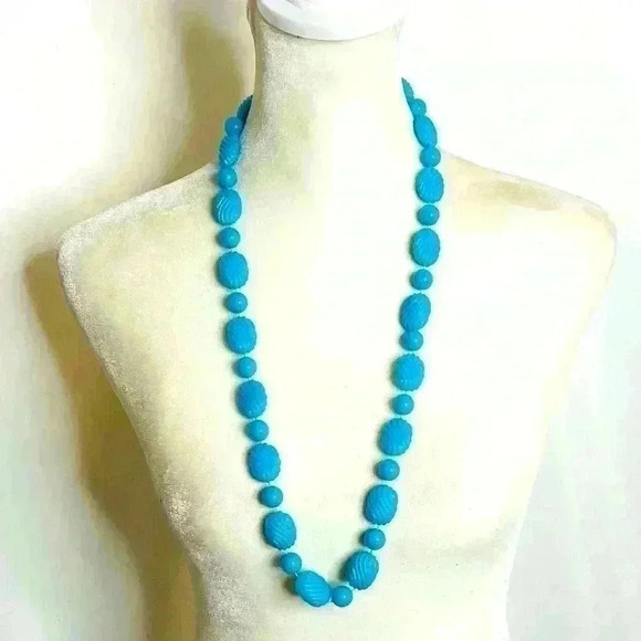 Vintage plastic turquoise necklace - Picture 1 of 3